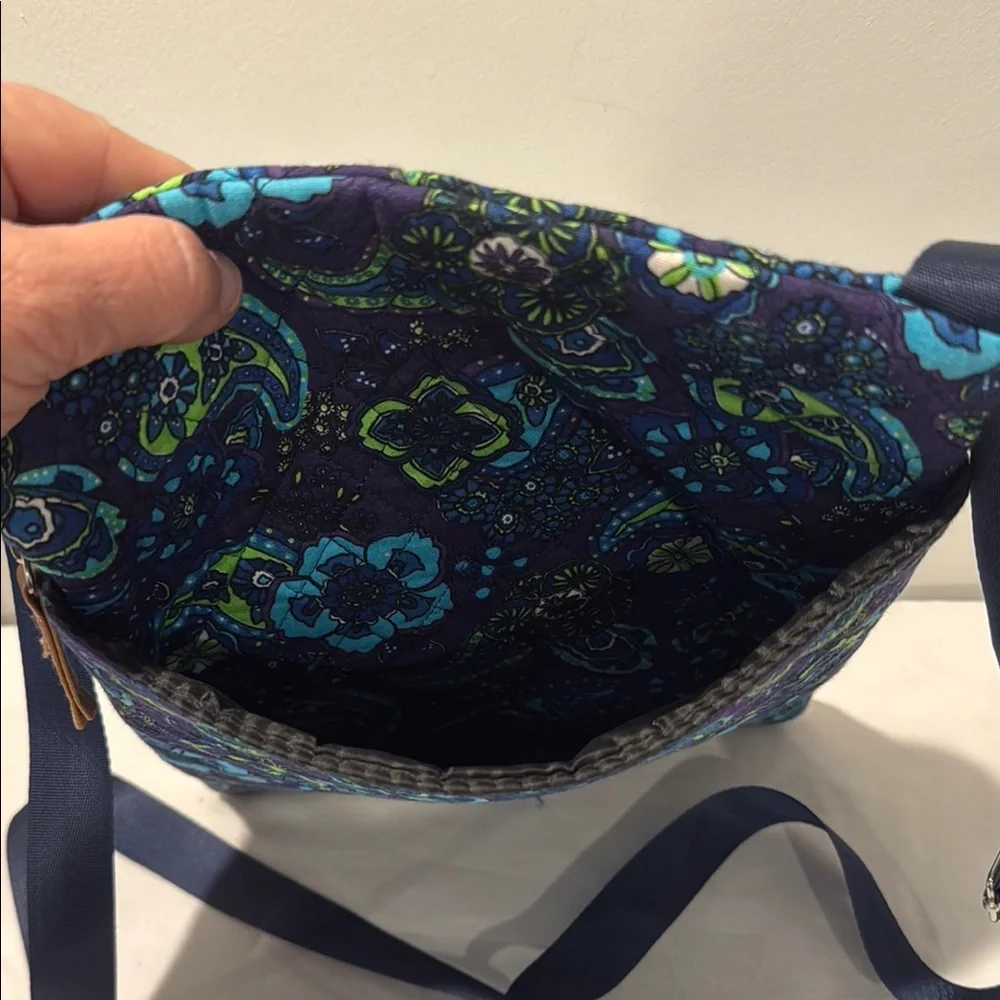 Stone & Co. Adjustable Strap Crossbody Bag - Picture 8 of 10